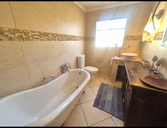 3 BEDROOM TOWNHOUSE FOR SALE IN VANDERBIJLPARK SW 5